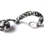 Paracord-pallo avainperä